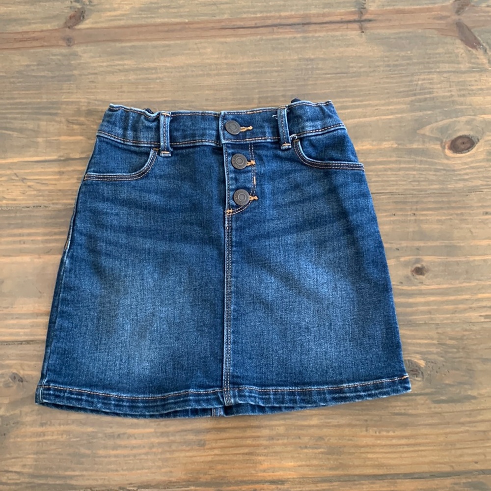 Old navy blue jean skirt. Size 5t.